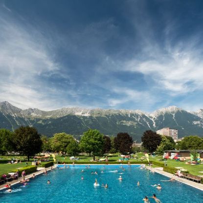 Bild von 4 Stunden Schwimmen Senioren oder                   Menschen mit Behinderung